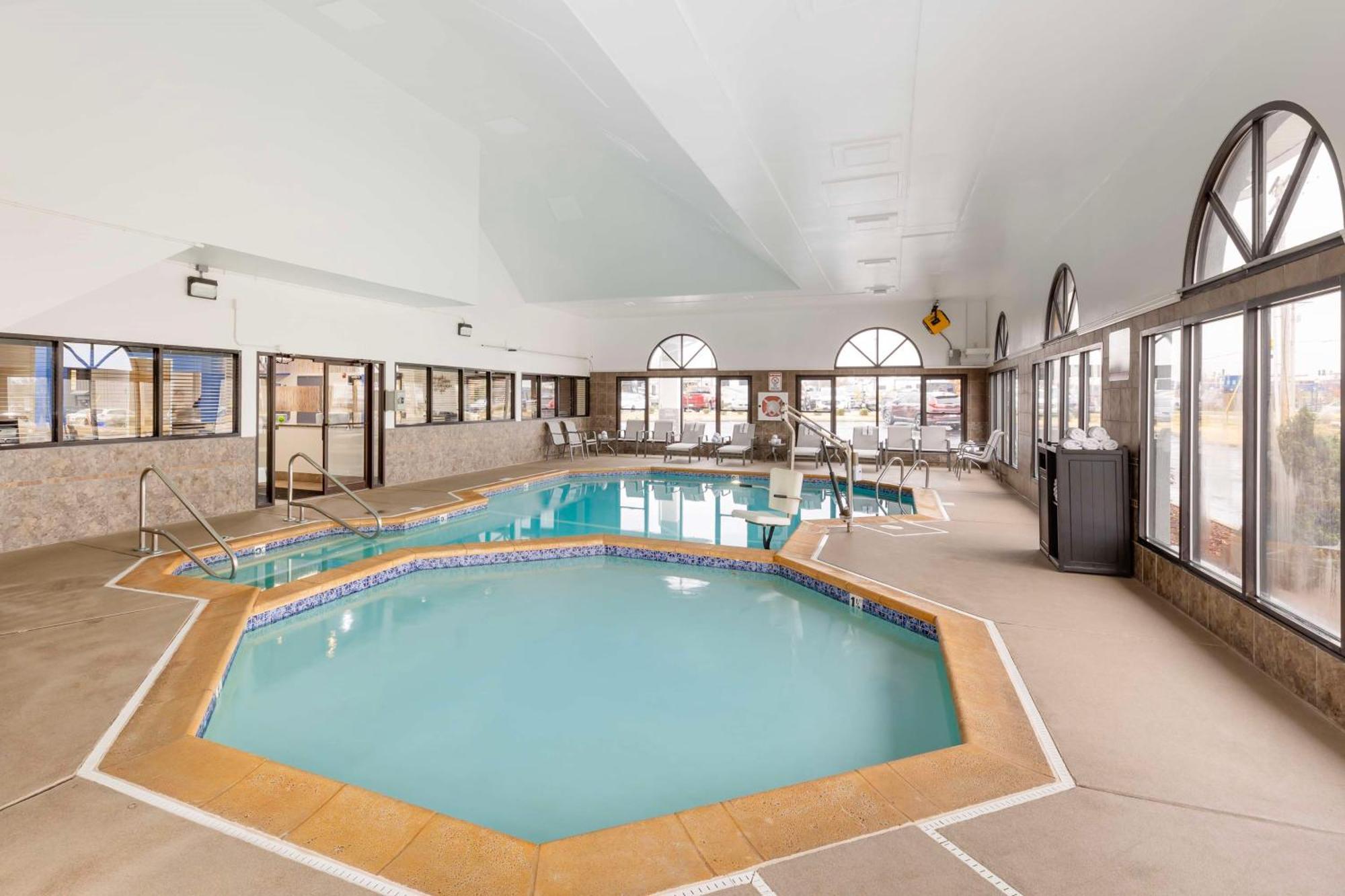 Best Western St. Louis Inn Арнолд Экстерьер фото